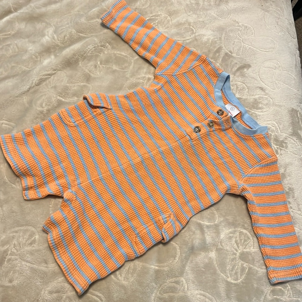 Hanna Andersson onesie with button closers 18-24 months